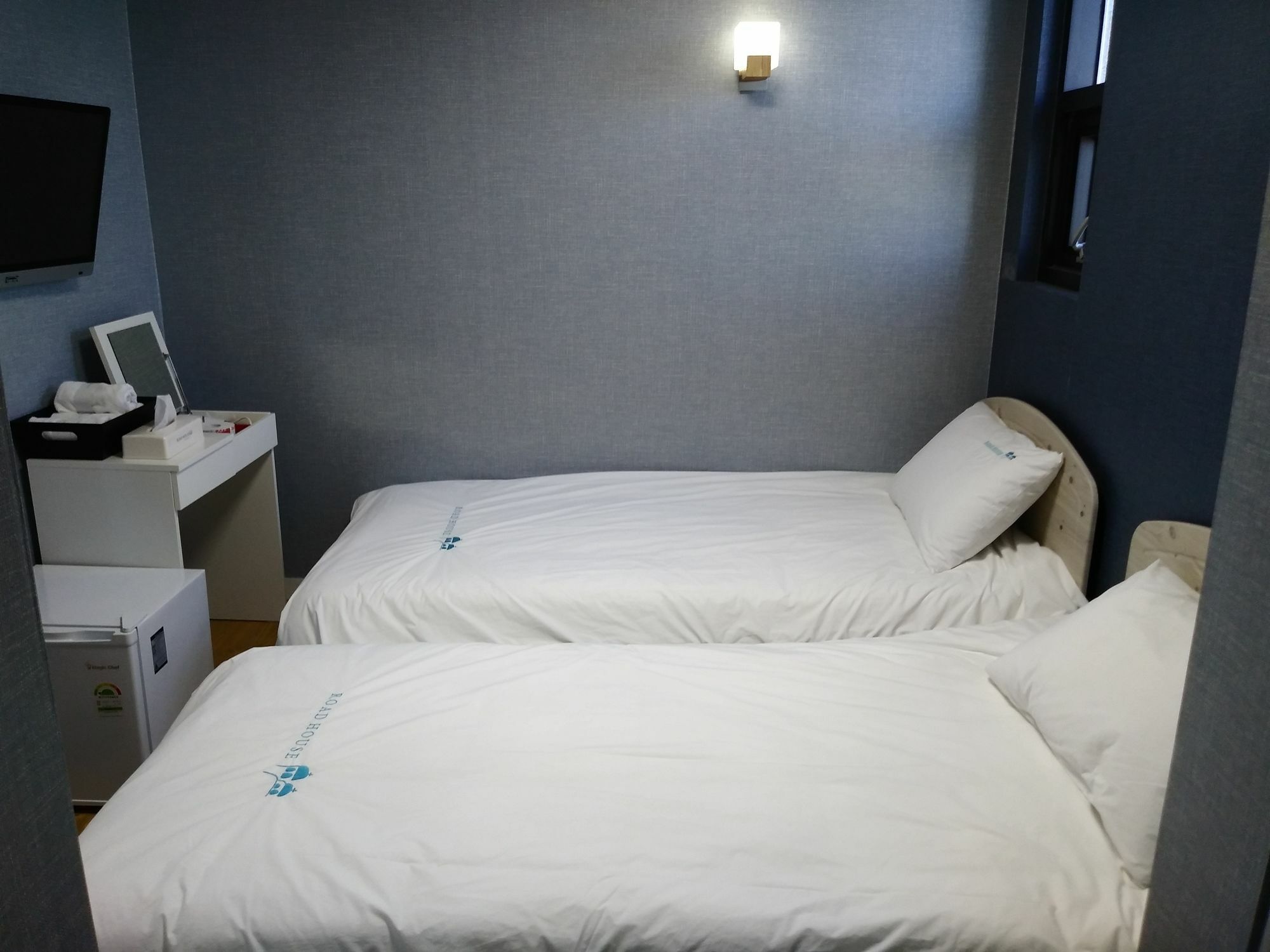 Roadhouse Hongdae Shinchon Hotel Seoul Exterior photo