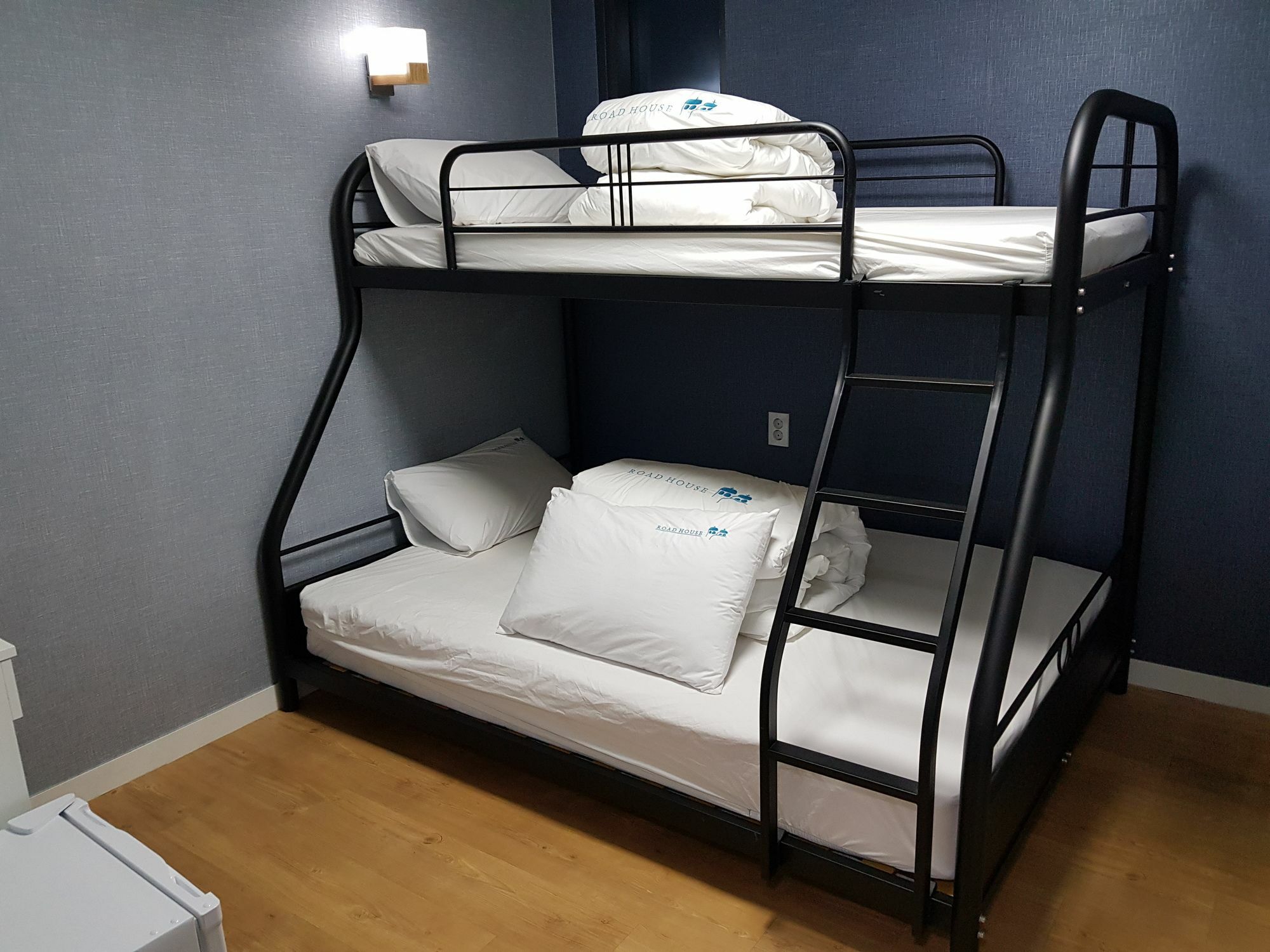 Roadhouse Hongdae Shinchon Hotel Seoul Exterior photo