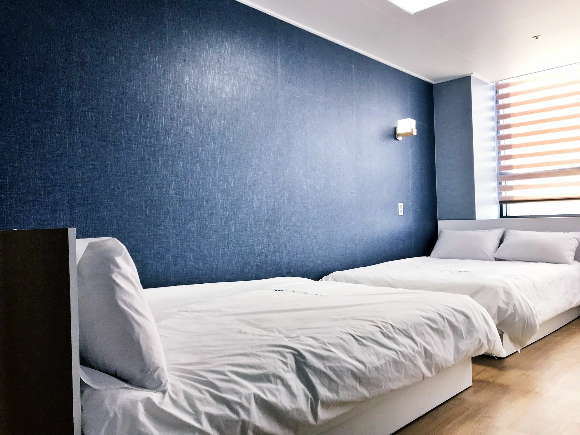 Roadhouse Hongdae Shinchon Hotel Seoul Exterior photo