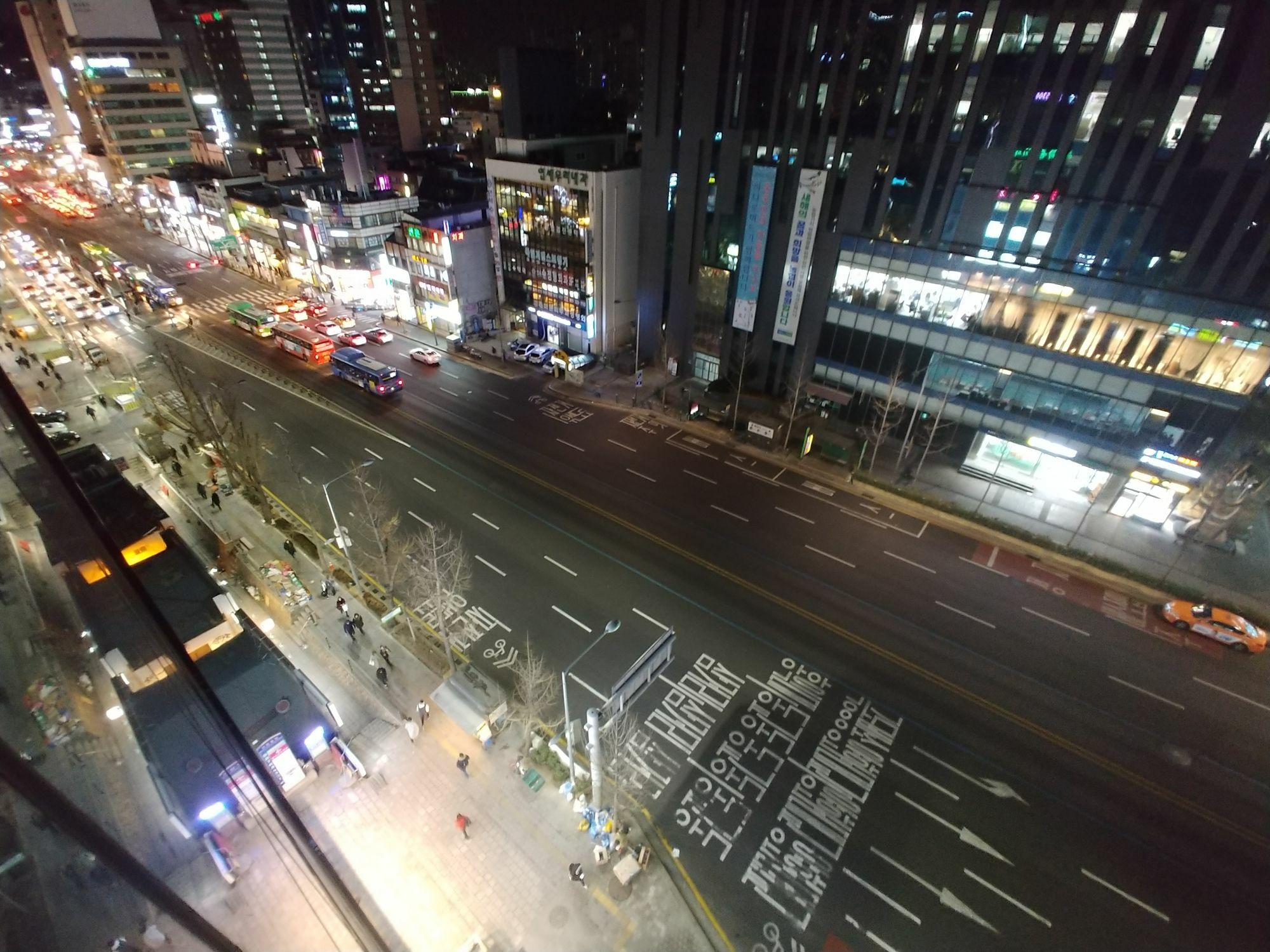 Roadhouse Hongdae Shinchon Hotel Seoul Exterior photo