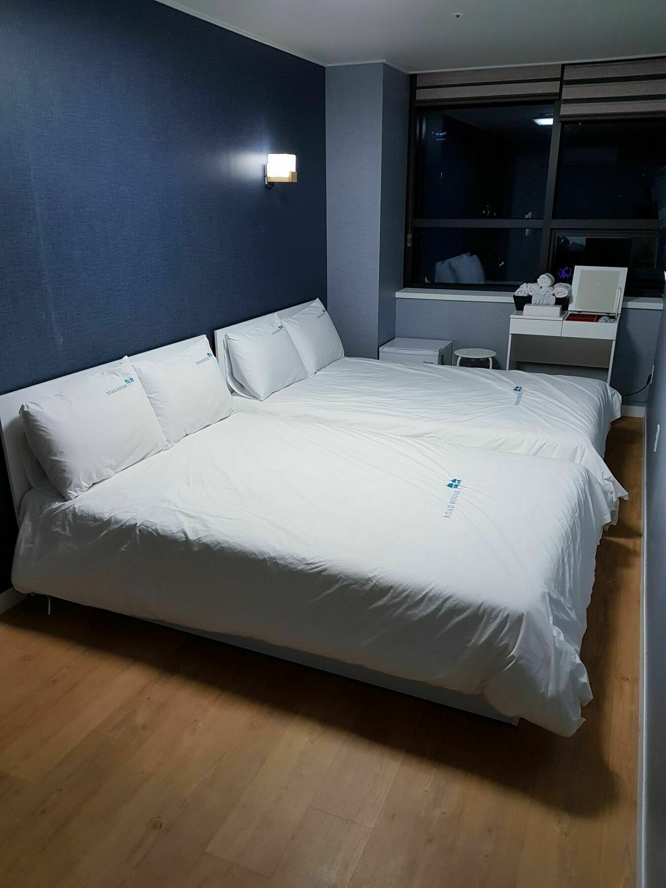 Roadhouse Hongdae Shinchon Hotel Seoul Exterior photo